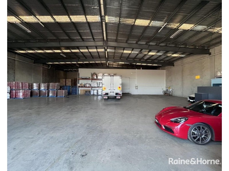 1/5 WAIGARI AVENUE, Ravenhall VIC 3023