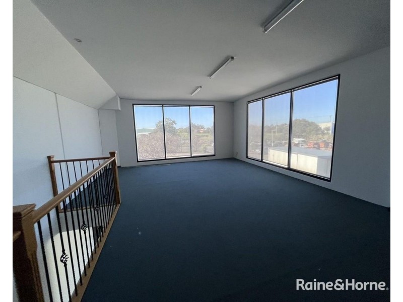 1/5 WAIGARI AVENUE, Ravenhall VIC 3023