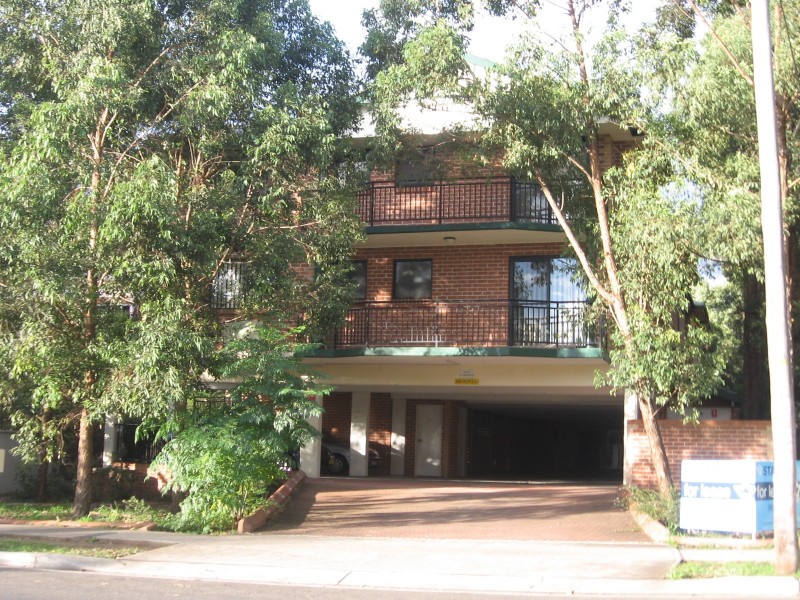 2/249 Targo Road, Toongabbie NSW 2146