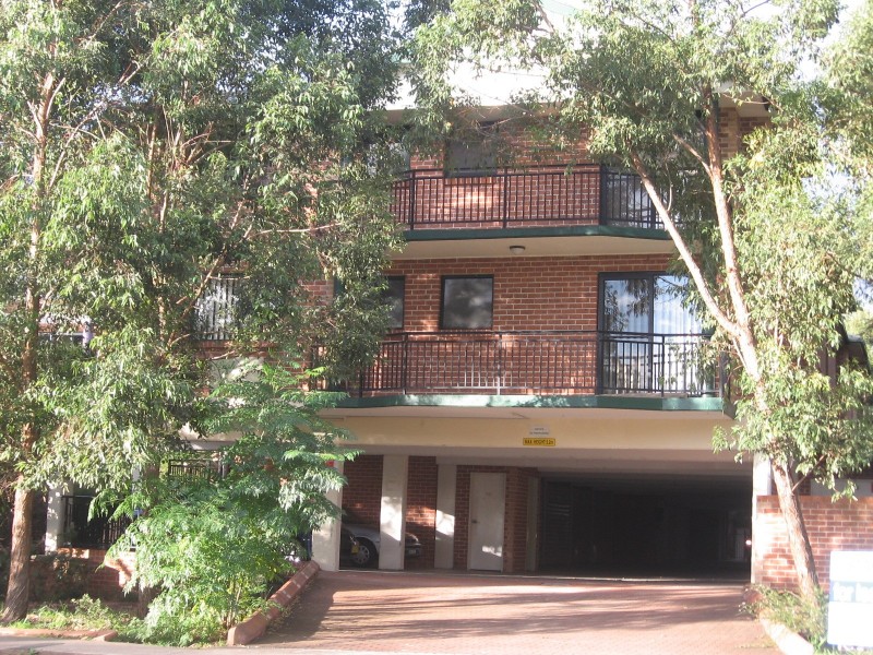 2/249 Targo Road, Toongabbie NSW 2146