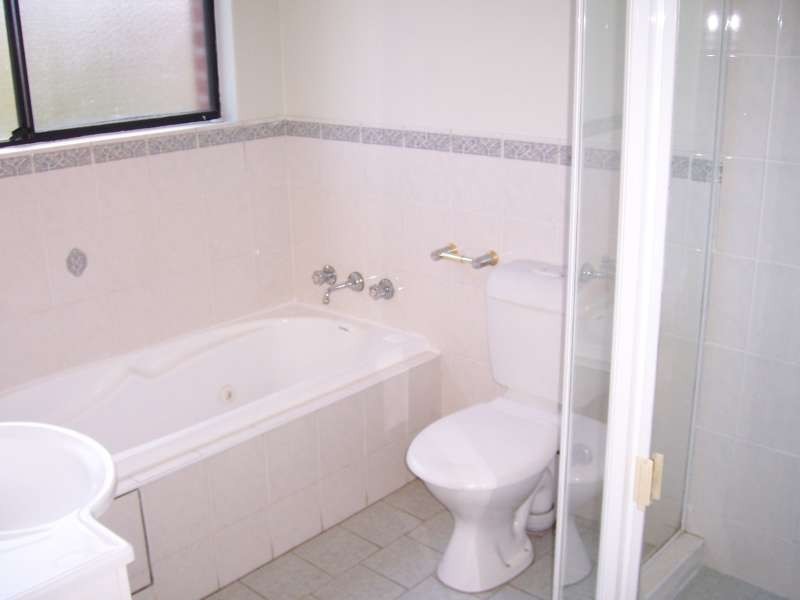 1/62 Fullagar Road, Wentworthville NSW 2145