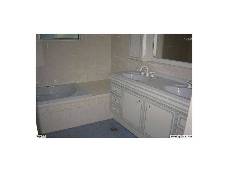 27 Trelawney Street, Killarney Vale NSW 2261