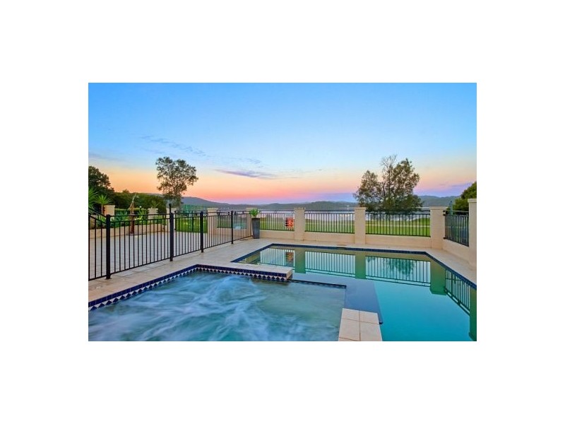 98 Broadwater Drive, Saratoga NSW 2251