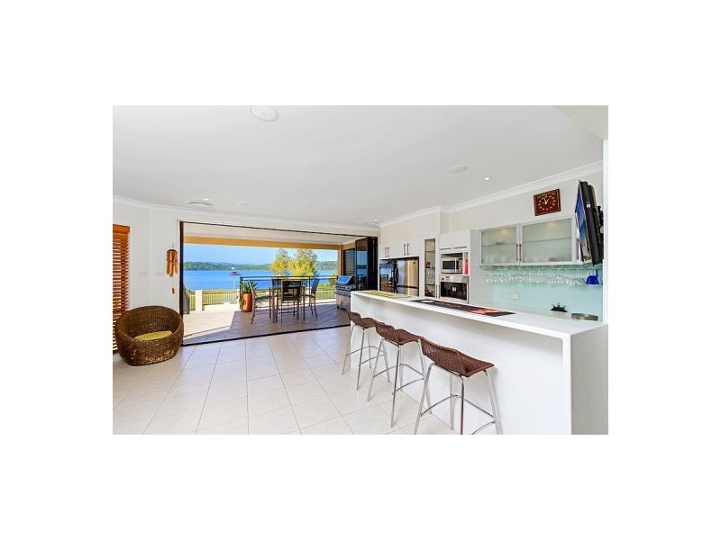 98 Broadwater Drive, Saratoga NSW 2251