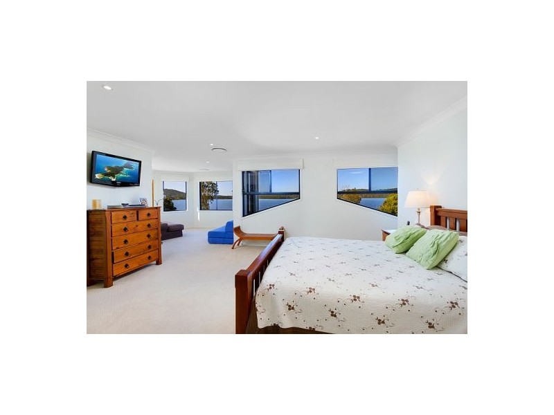 98 Broadwater Drive, Saratoga NSW 2251