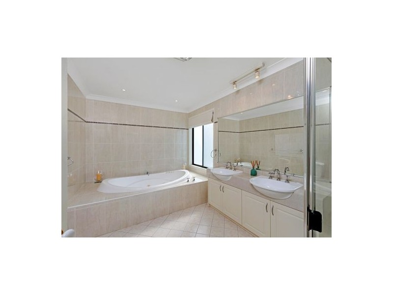 98 Broadwater Drive, Saratoga NSW 2251