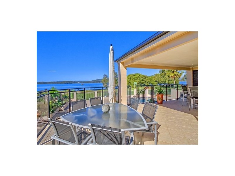 98 Broadwater Drive, Saratoga NSW 2251