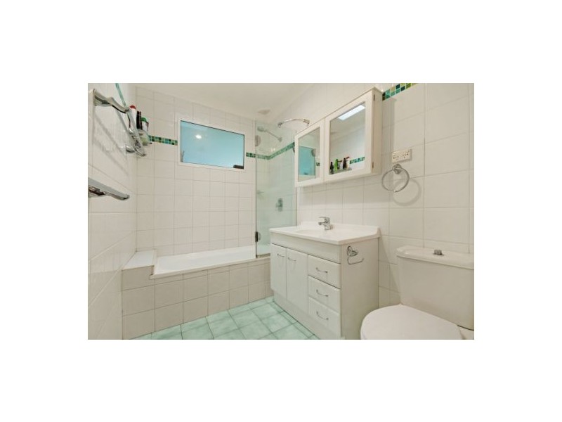 1 Keith Street, Wyoming NSW 2250