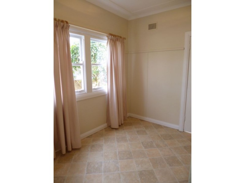 14 Wells Street, East Gosford NSW 2250