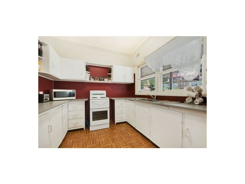46 Railway Crescent, Lisarow NSW 2250