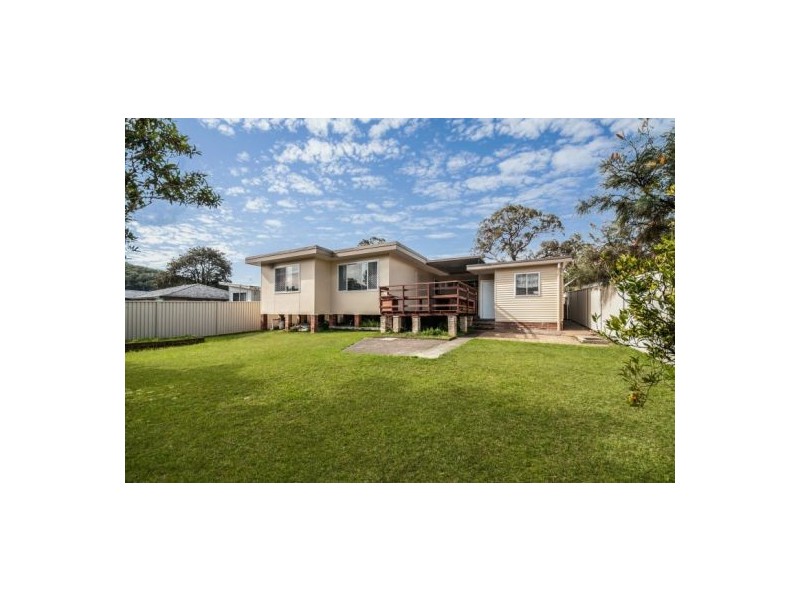 58 Orange Parade, Wyoming NSW 2250