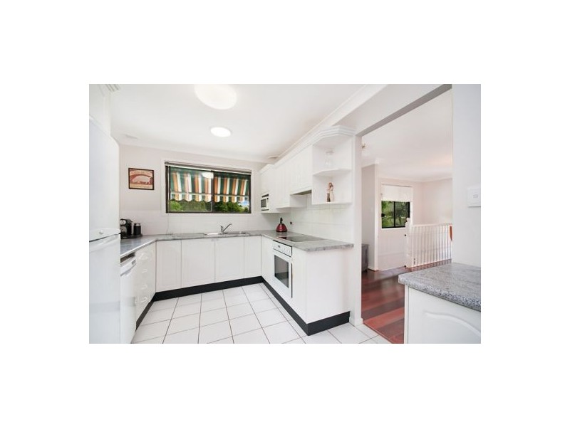 8 Fiona Street, Point Clare NSW 2250