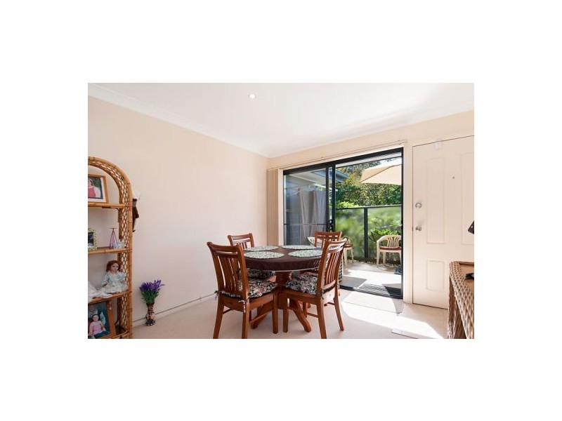 2/4 Lushington Street, East Gosford NSW 2250