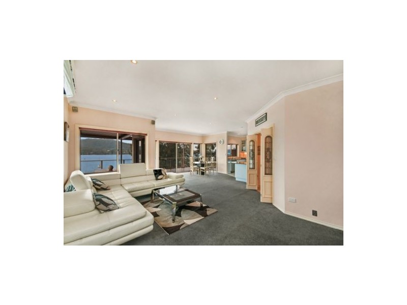 87 Caroline Street, East Gosford NSW 2250