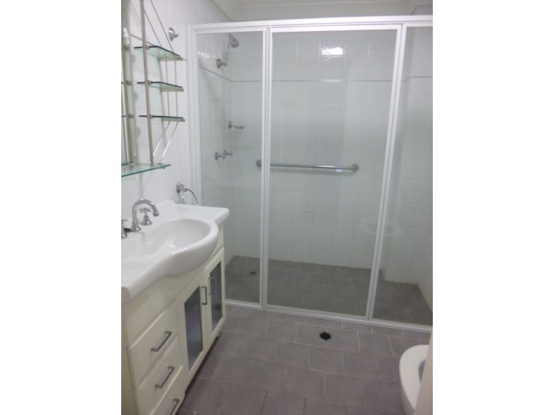 4/187-189 Albany Street, Point Frederick NSW 2250