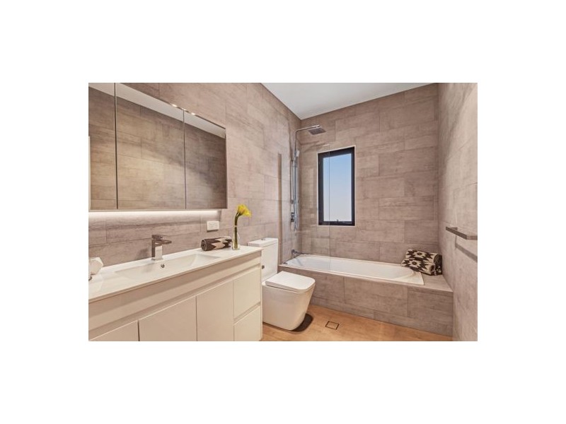 2/17 Brougham Street, East Gosford NSW 2250