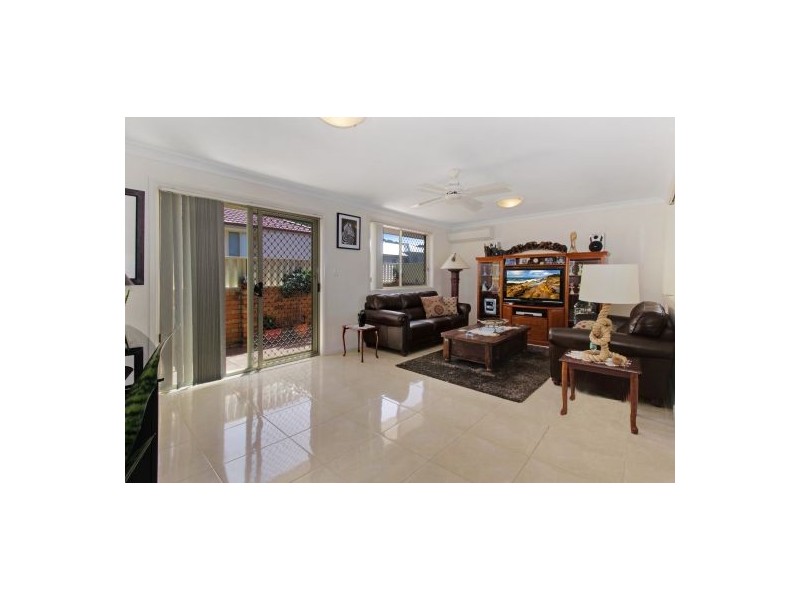 2/53 Russell Street, East Gosford NSW 2250