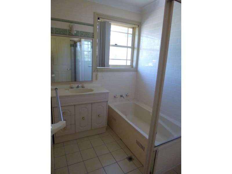 2/19 Adelaide Street, East Gosford NSW 2250