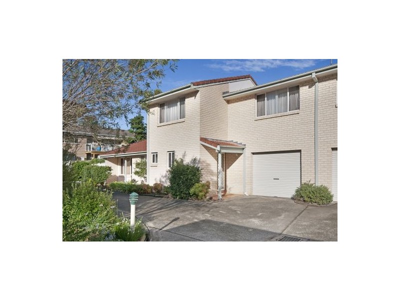 2/205A Albany Street, Point Frederick NSW 2250