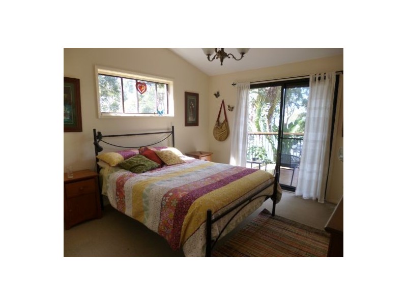 4 Beachcomber Parade, North Avoca NSW 2260