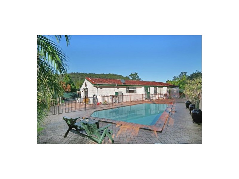 3 Costa Close, Green Point NSW 2251