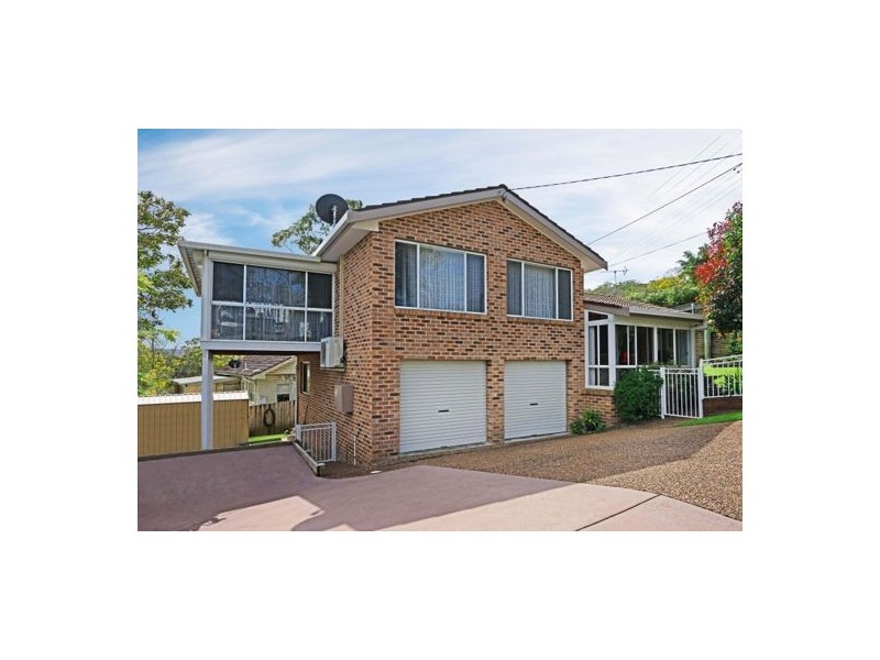 1 Merindah Avenue, Green Point NSW 2251