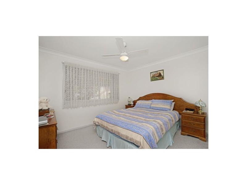 1 Merindah Avenue, Green Point NSW 2251
