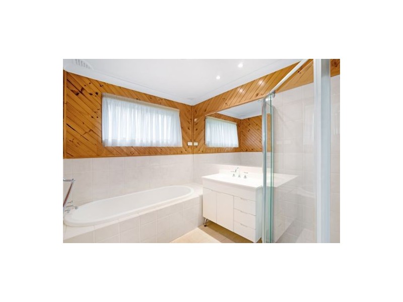 9 Avalon Road, Springfield NSW 2250