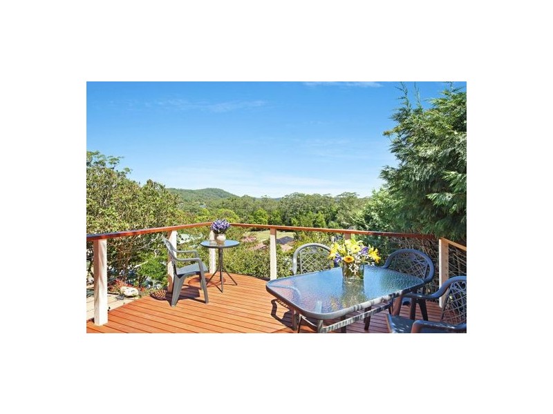 33 Pineridge Close, Lisarow NSW 2250