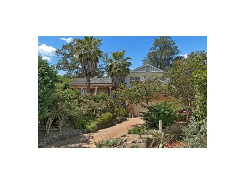 33 Pineridge Close, Lisarow NSW 2250