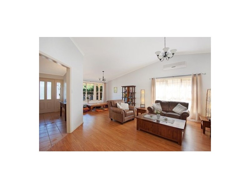 33 Pineridge Close, Lisarow NSW 2250