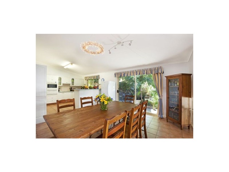 33 Pineridge Close, Lisarow NSW 2250