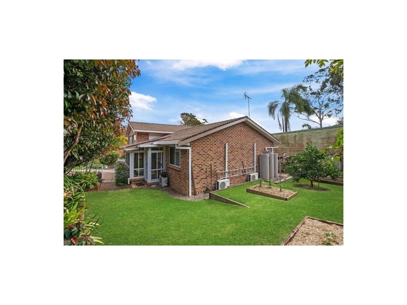 1 Merindah Avenue, Green Point NSW 2251