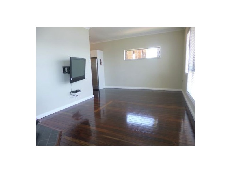 17 Wharf Street, East Gosford NSW 2250