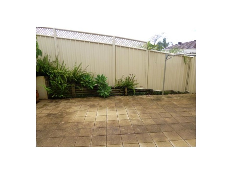 2/76 Wells Street, East Gosford NSW 2250