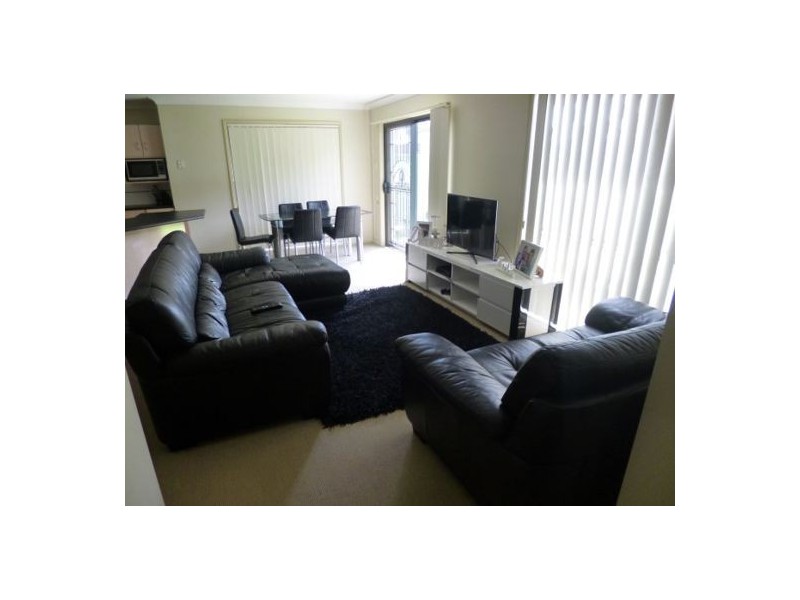 1/297A Henry Parry Drive, Wyoming NSW 2250