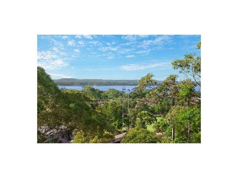 31 Hillside Drive, Berkeley Vale NSW 2261