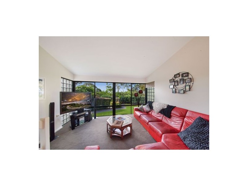 31 Hillside Drive, Berkeley Vale NSW 2261