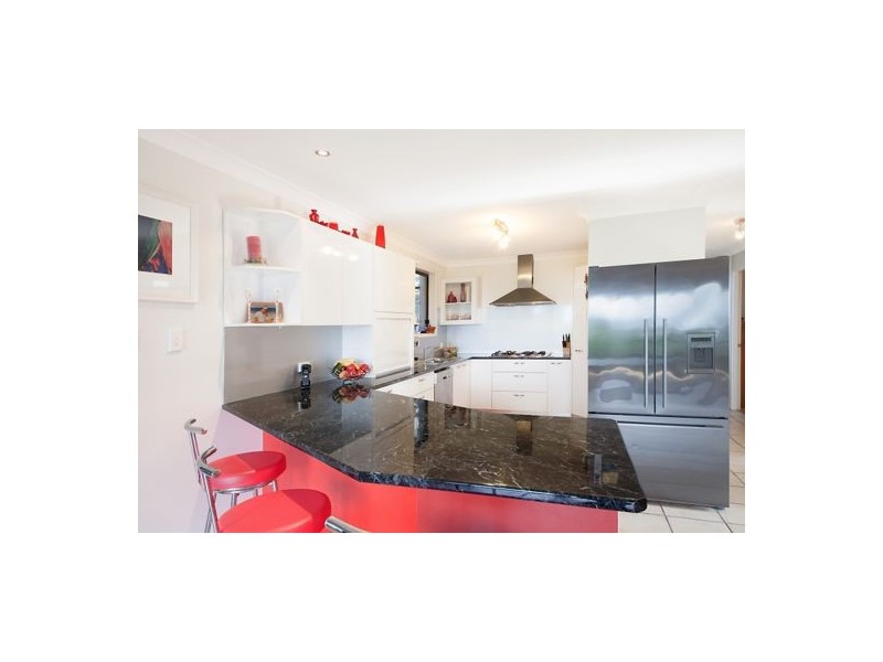 31 Hillside Drive, Berkeley Vale NSW 2261