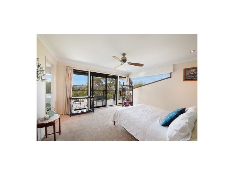 31 Hillside Drive, Berkeley Vale NSW 2261