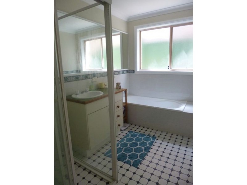 2A Bomaderry Crescent, Glenning Valley NSW 2261