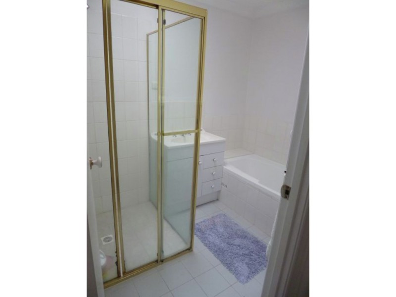 6/205A Albany Street, Point Frederick NSW 2250