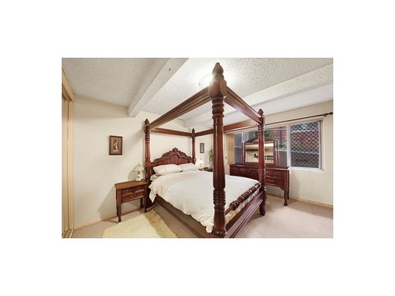 2/11 Lynn Avenue, Point Frederick NSW 2250