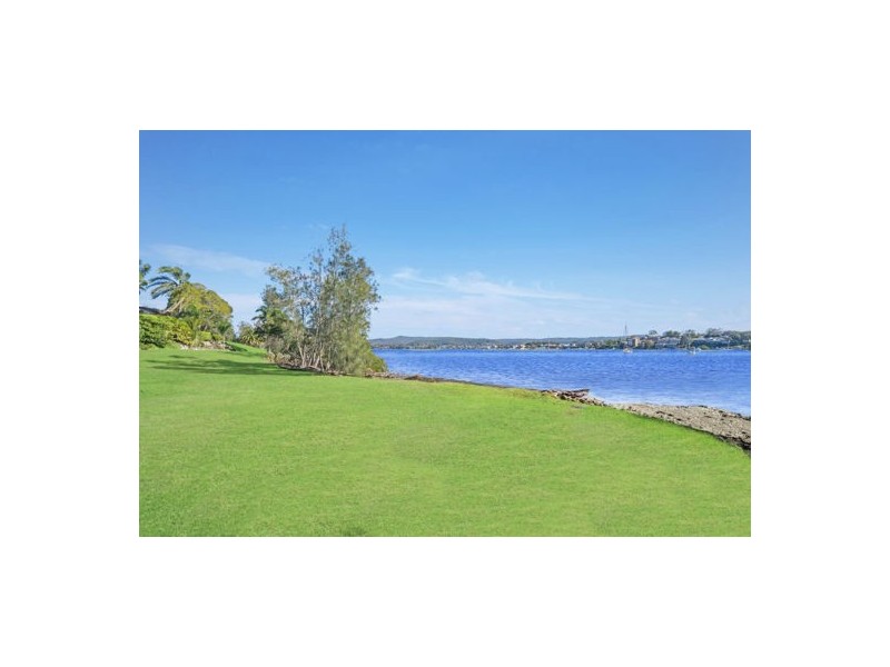 F2 Broadlands Village, Green Point NSW 2251