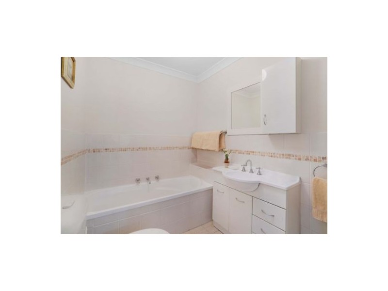 2/25 Victoria Street, East Gosford NSW 2250