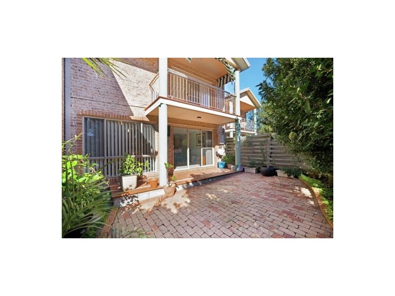 2/25 Victoria Street, East Gosford NSW 2250