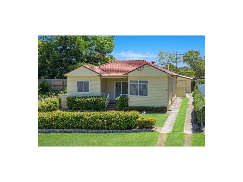 2 Bay View Avenue, East Gosford NSW 2250