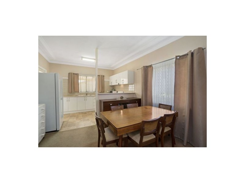 2 Bay View Avenue, East Gosford NSW 2250