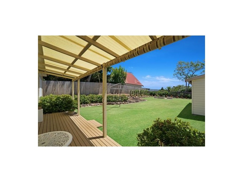2 Bay View Avenue, East Gosford NSW 2250