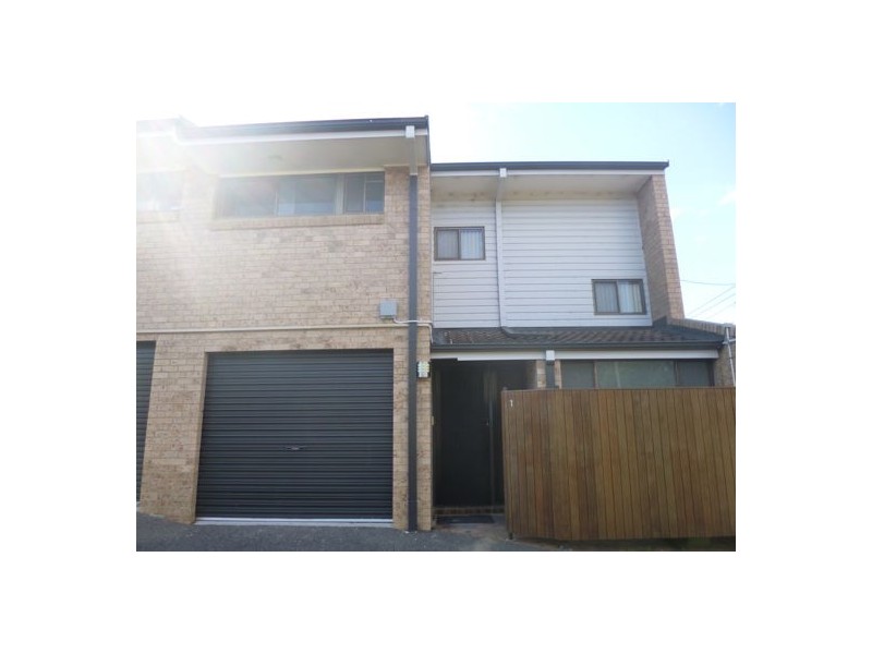 1/20 Russell Street, East Gosford NSW 2250